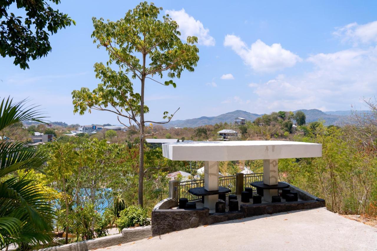 Monte Prundi Hotel Labuan Bajo Exteriör bild