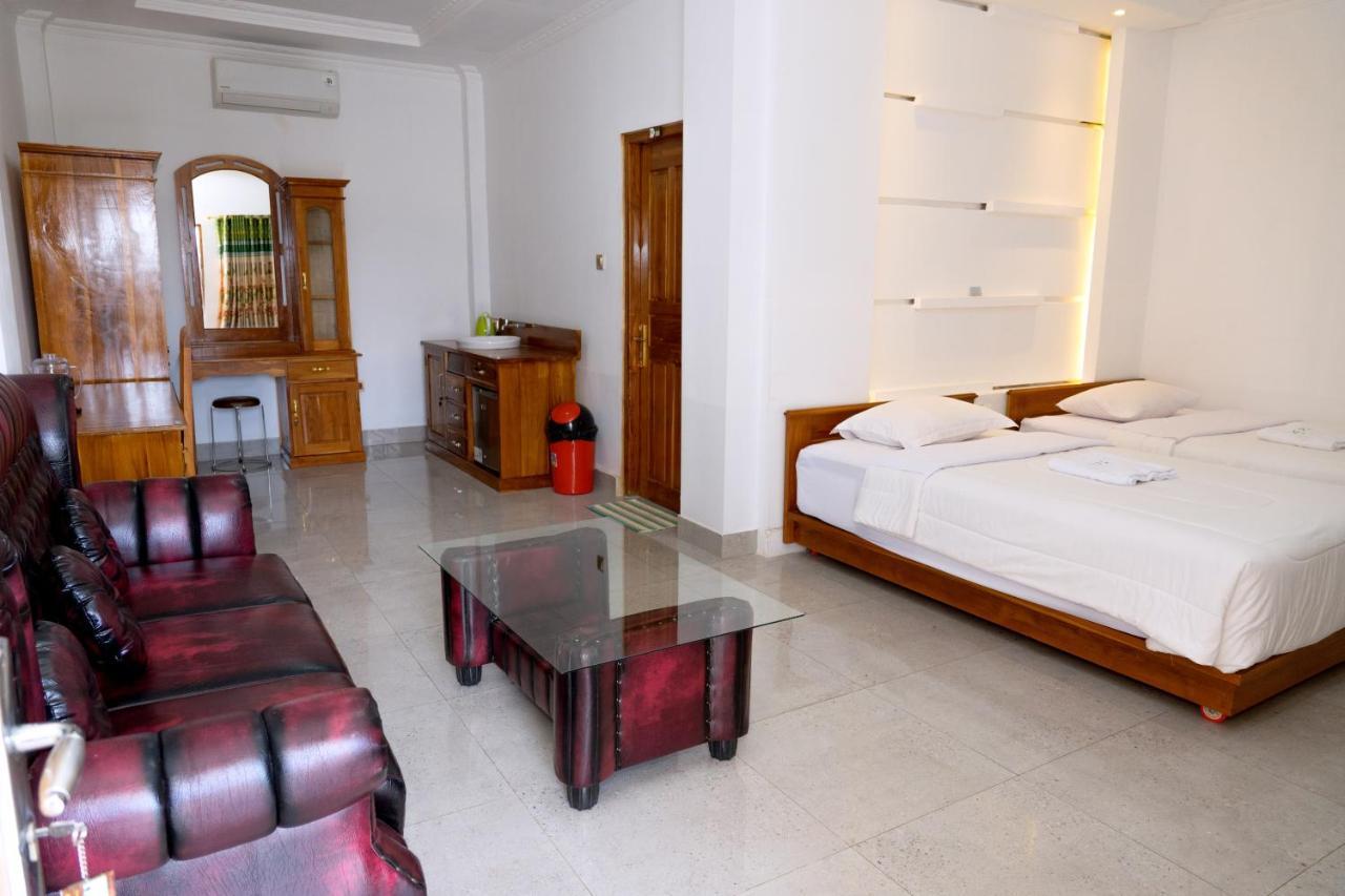 Monte Prundi Hotel Labuan Bajo Exteriör bild
