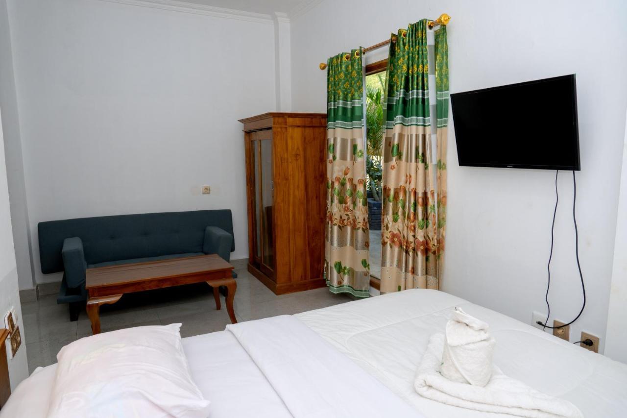 Monte Prundi Hotel Labuan Bajo Exteriör bild